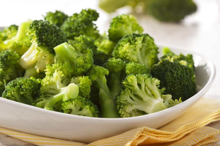Cancerul mamar poate fi prevenit si indepartat consumand broccoli